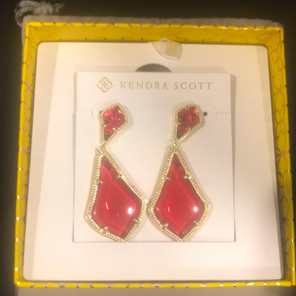Kendra Scott earrings ✨🎀🎀